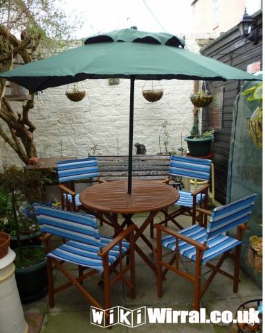 Attached picture Garden Table, Chairs & Parasol.JPG